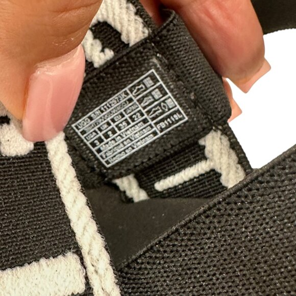 UGG K Zuma Sling Sport Sandals Girls Size 3 Black & White - Picture 3 of 12